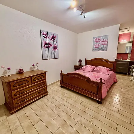 Дом отдыха La Coccinelle- Familial, & Sauna Lafrancaise