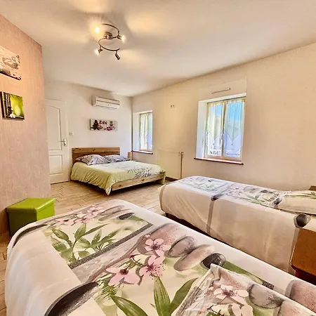 La Coccinelle- Familial, & Sauna Дом отдыха *