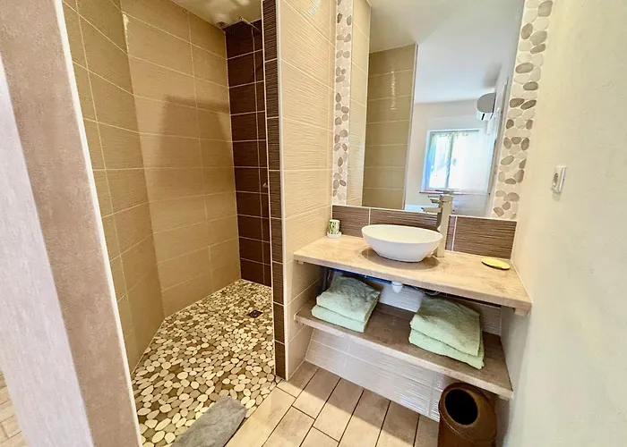 La Coccinelle- Familial, & Sauna Дом отдыха *